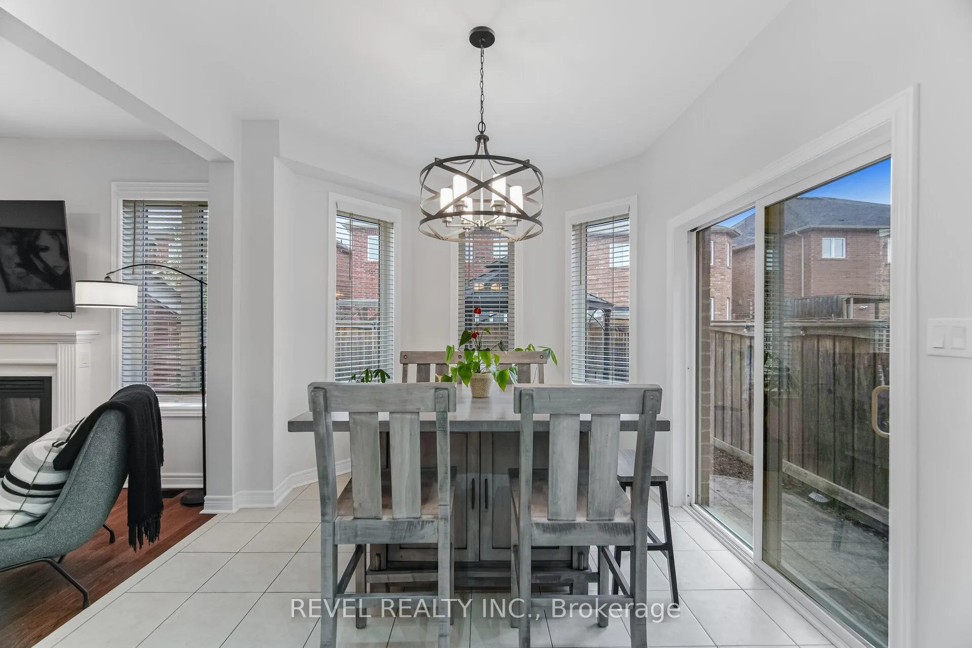 Photo 18 of 323 Bessborough Drive, Milton, Harrison — HOMEH