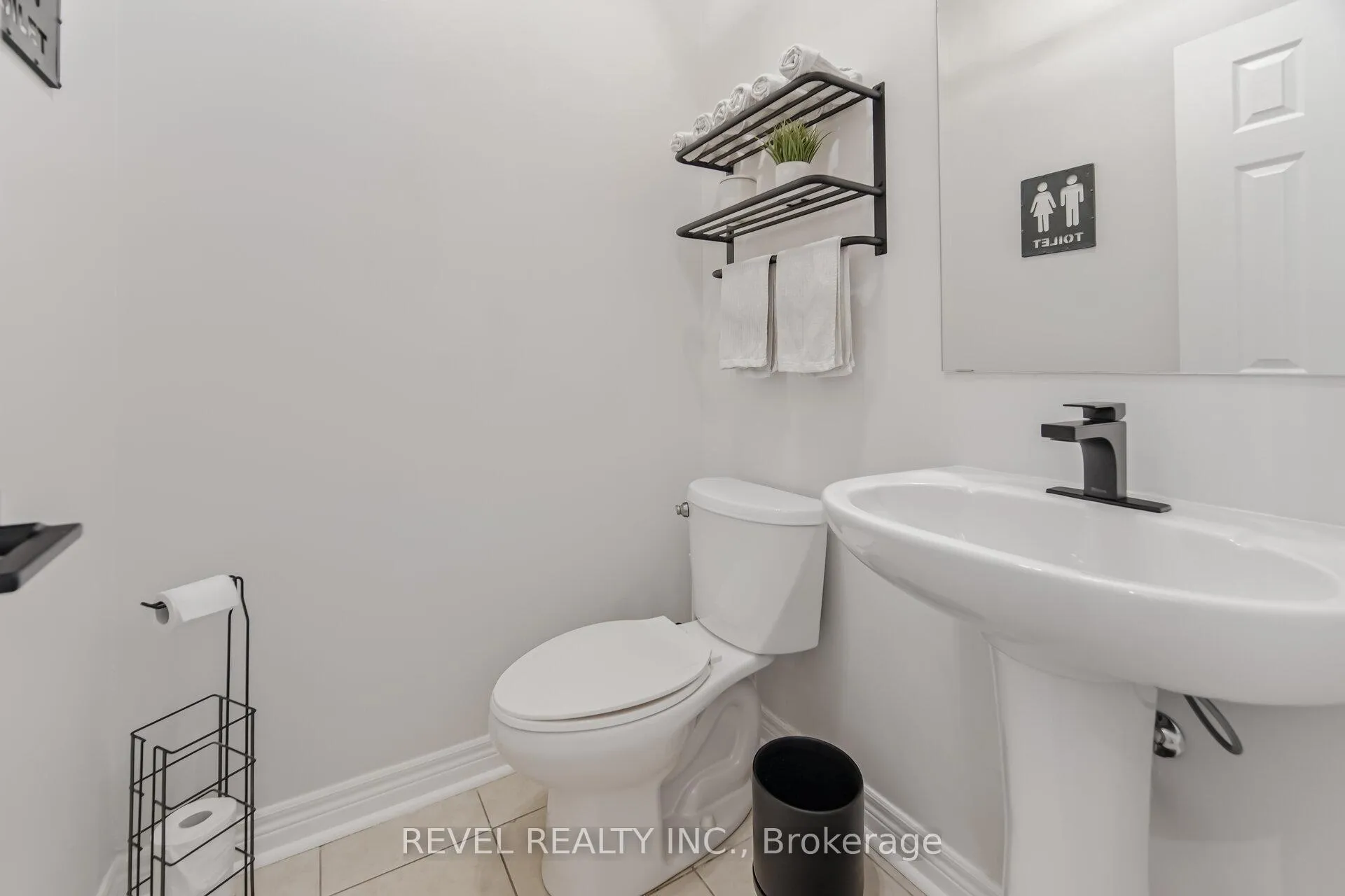 Photo 20 of 323 Bessborough Drive, Milton, Harrison — HOMEH