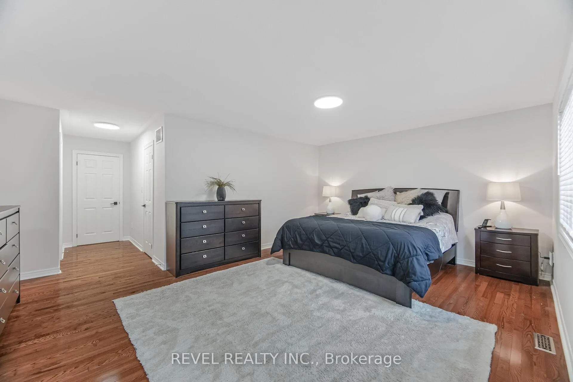 Photo 22 of 323 Bessborough Drive, Milton, Harrison — HOMEH