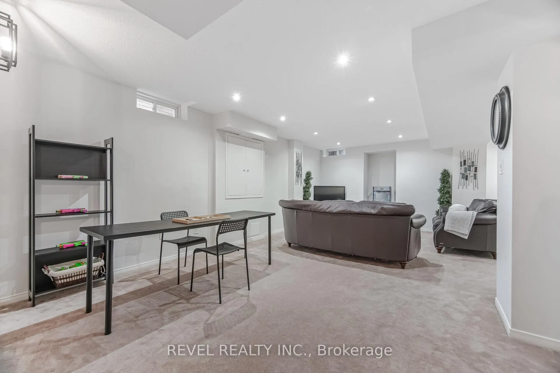 Photo 35 of 323 Bessborough Drive, Milton, Harrison — HOMEH