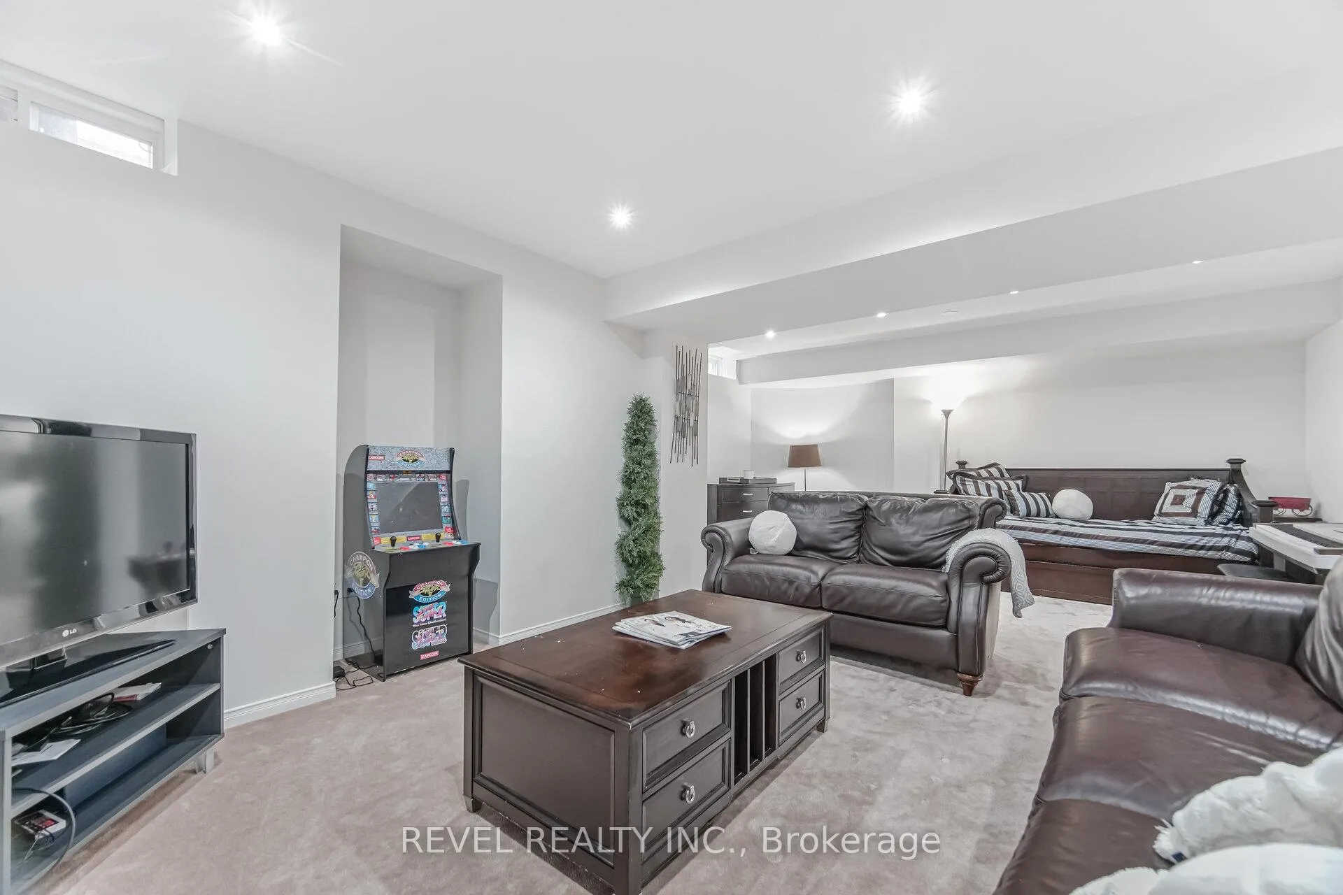 Photo 36 of 323 Bessborough Drive, Milton, Harrison — HOMEH