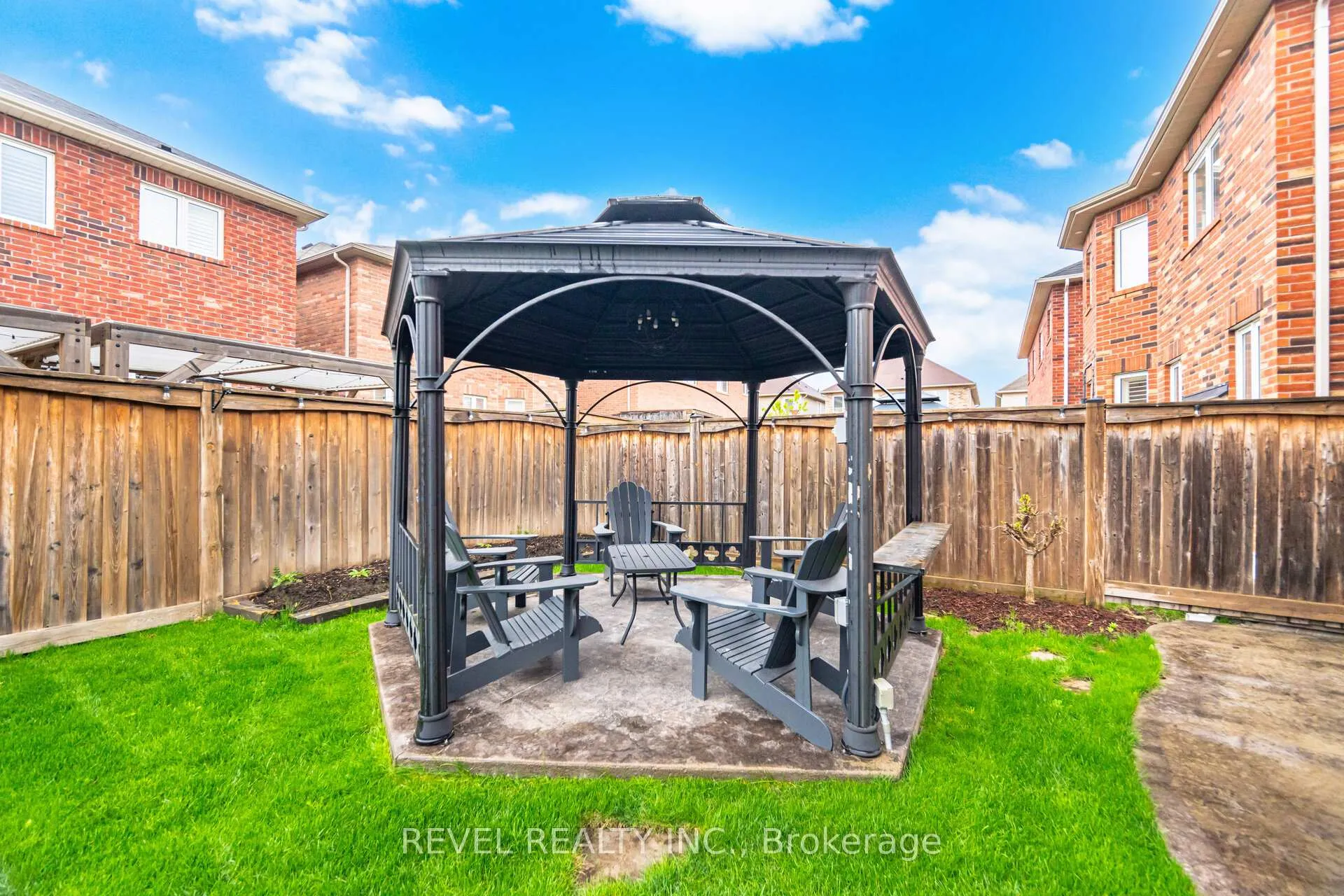 Photo 40 of 323 Bessborough Drive, Milton, Harrison — HOMEH