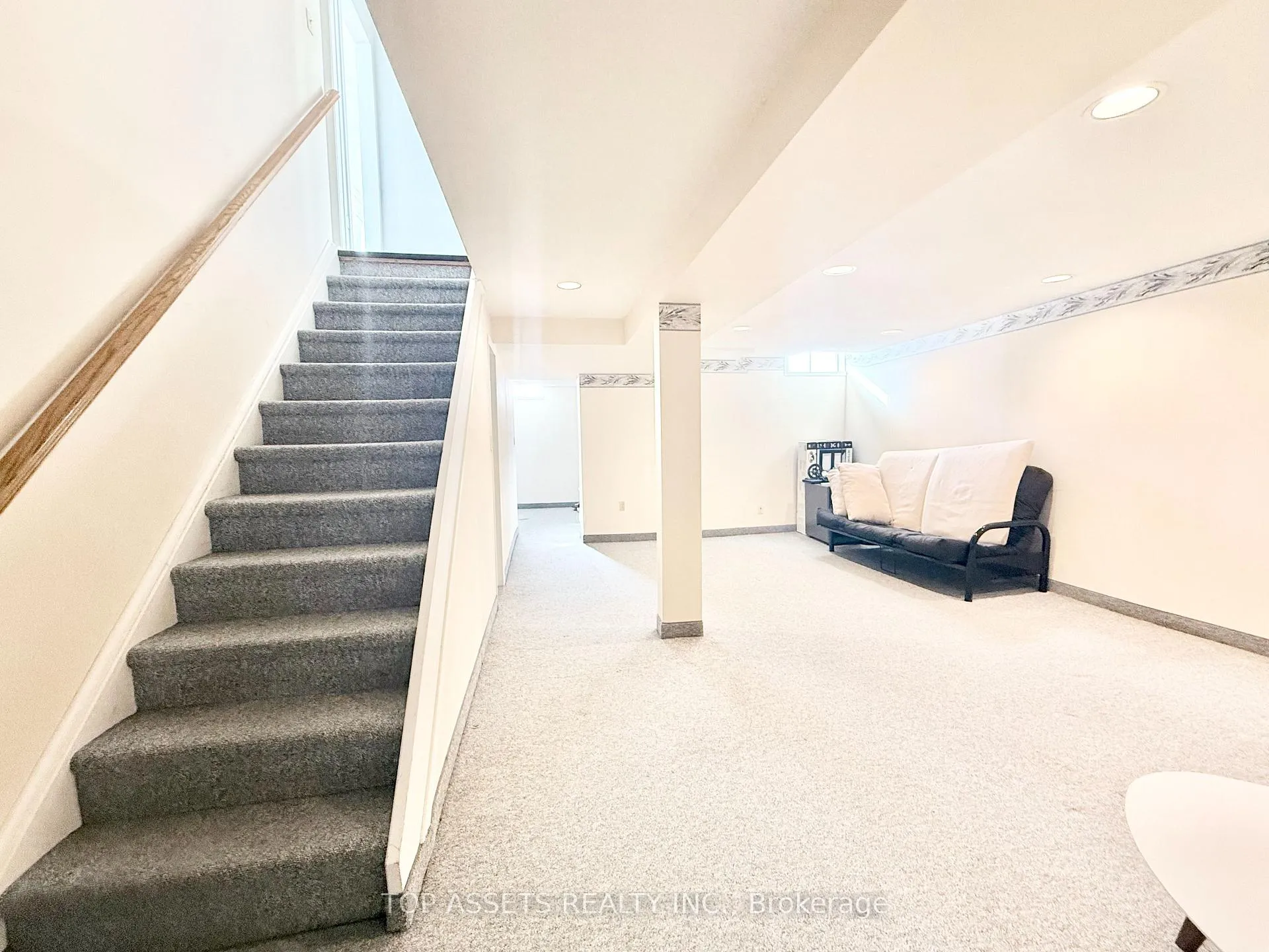 Photo 5 of 1603 Mcbrady Crescent, Pickering, Brock Ridge — HOMEH