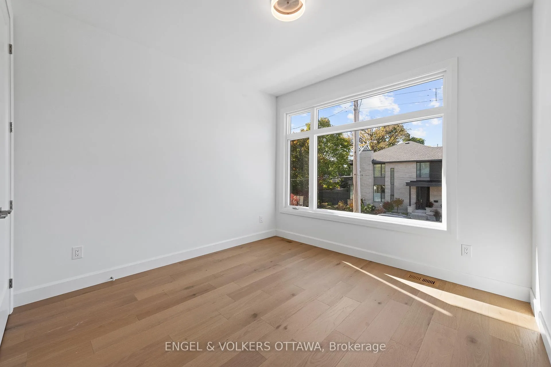 Photo 24 of 493 Highcroft Avenue, Ottawa, Westboro/Hampton Park — HOMEH