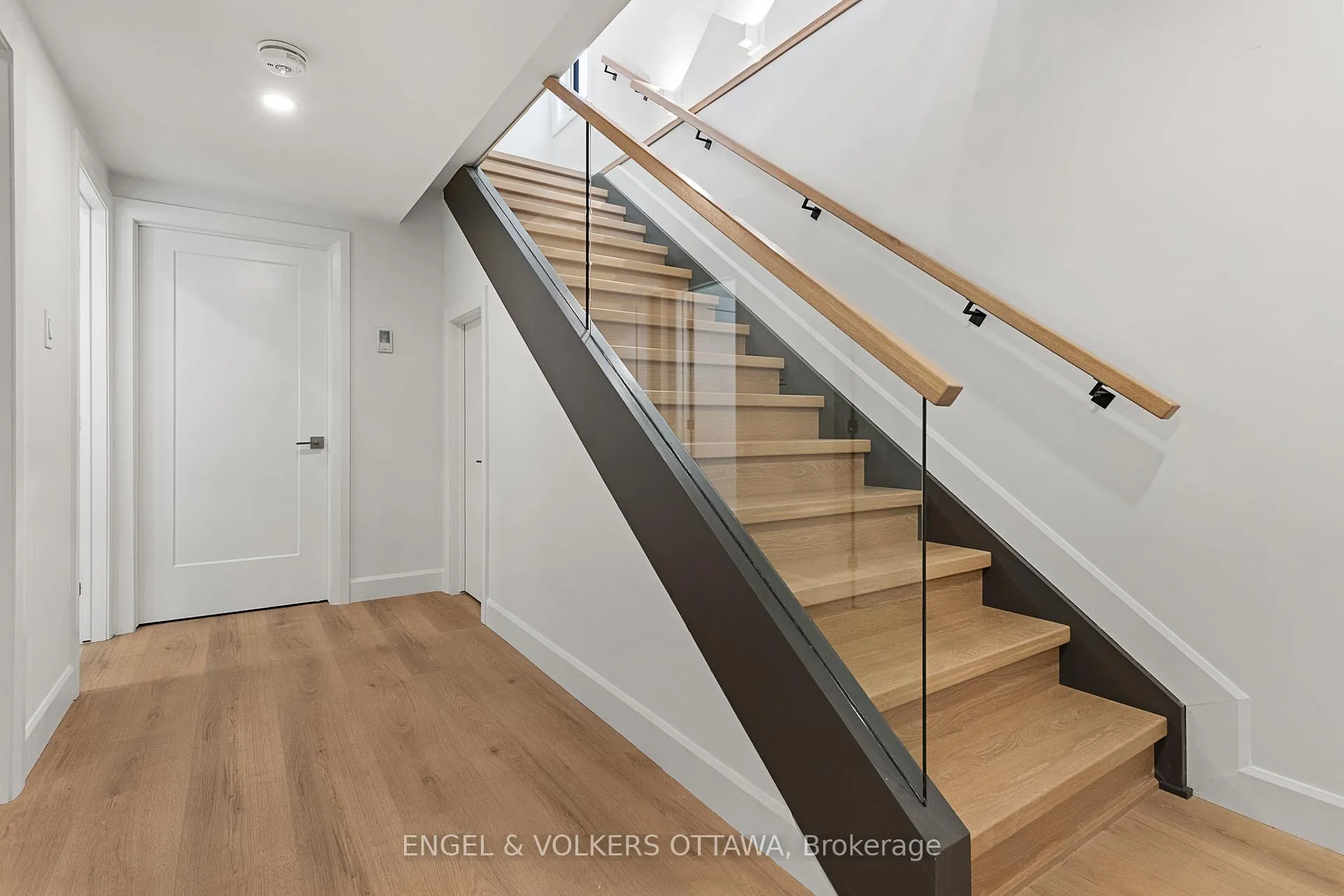 Photo 32 of 493 Highcroft Avenue, Ottawa, Westboro/Hampton Park — HOMEH