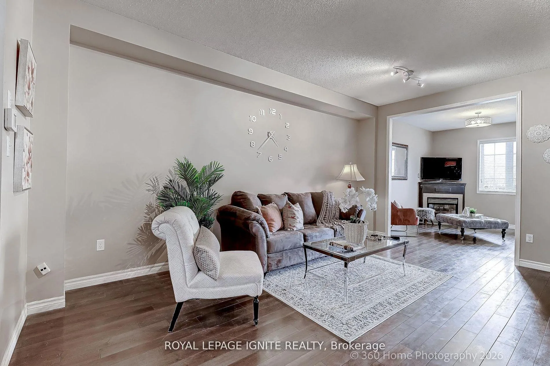 Photo 4 of 48 Thorp Crescent, Ajax, Central — HOMEH