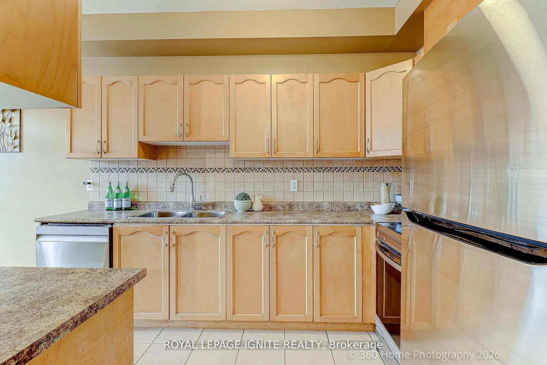 Photo 11 of 48 Thorp Crescent, Ajax, Central — HOMEH