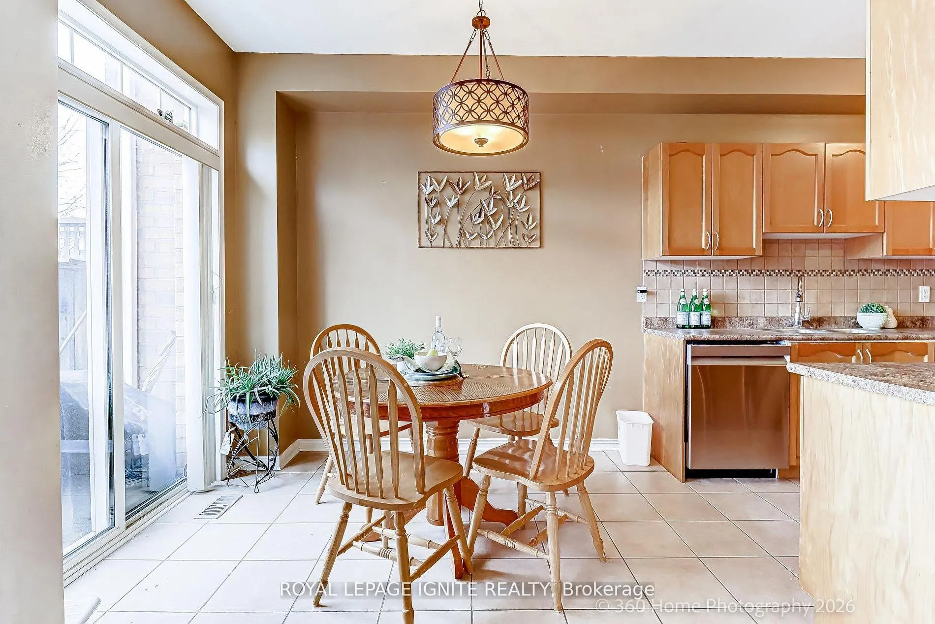Photo 12 of 48 Thorp Crescent, Ajax, Central — HOMEH