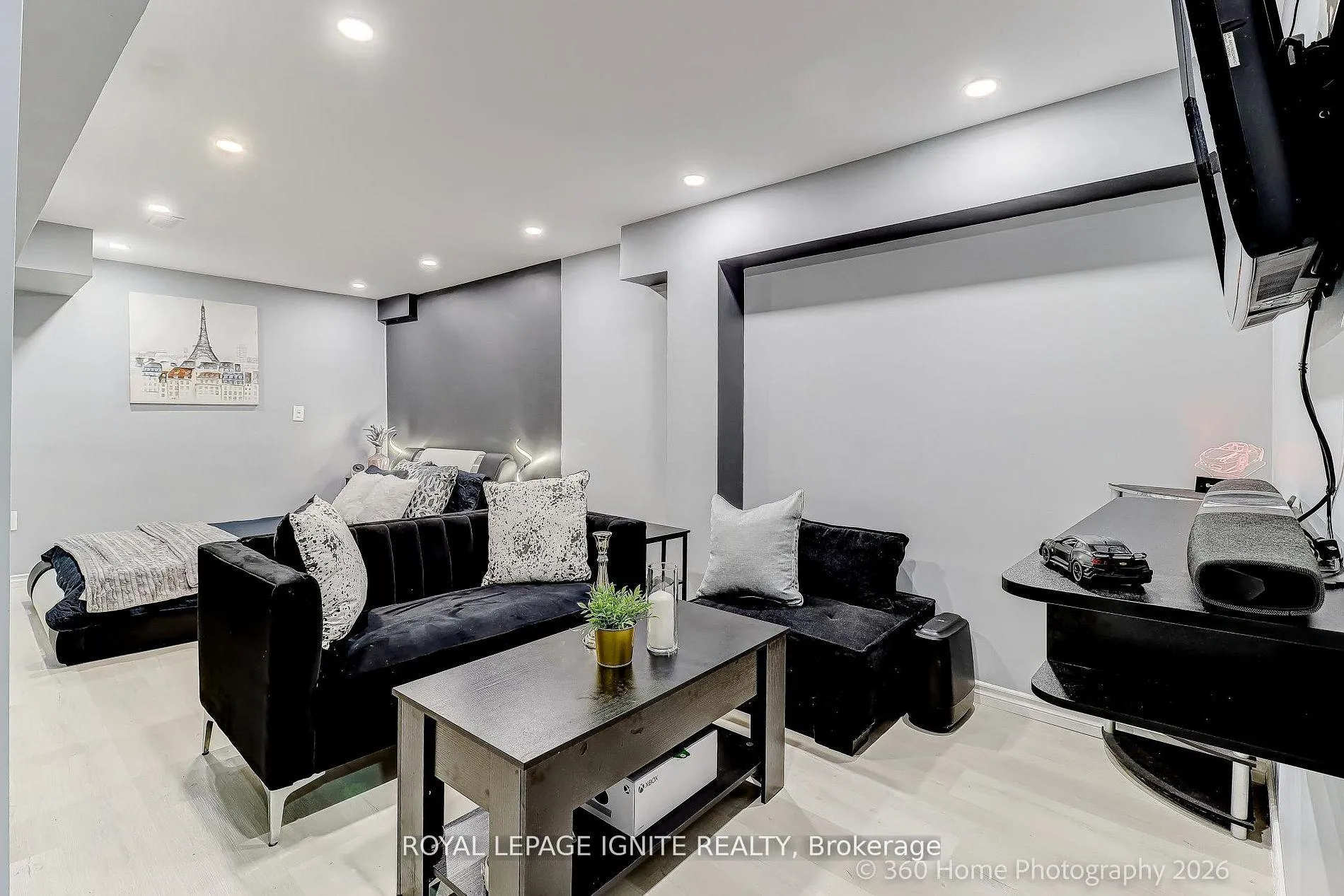 Photo 20 of 48 Thorp Crescent, Ajax, Central — HOMEH