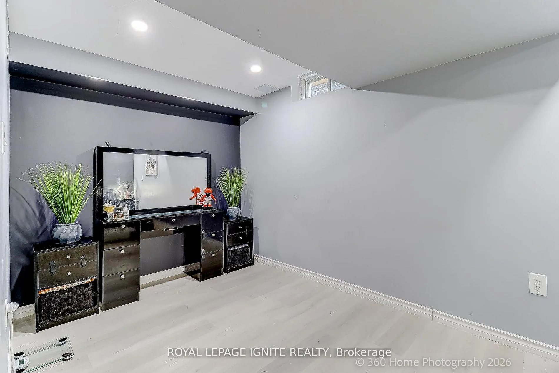 Photo 23 of 48 Thorp Crescent, Ajax, Central — HOMEH