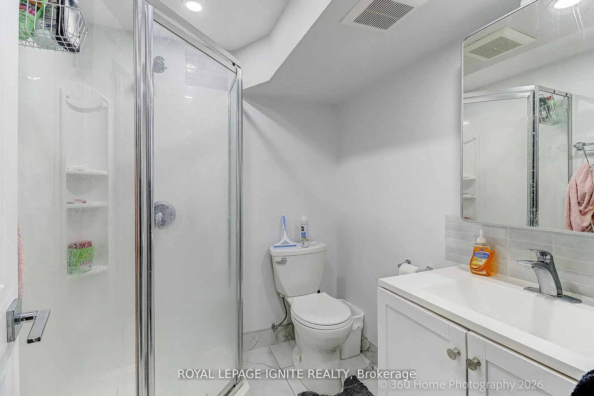 Photo 24 of 48 Thorp Crescent, Ajax, Central — HOMEH