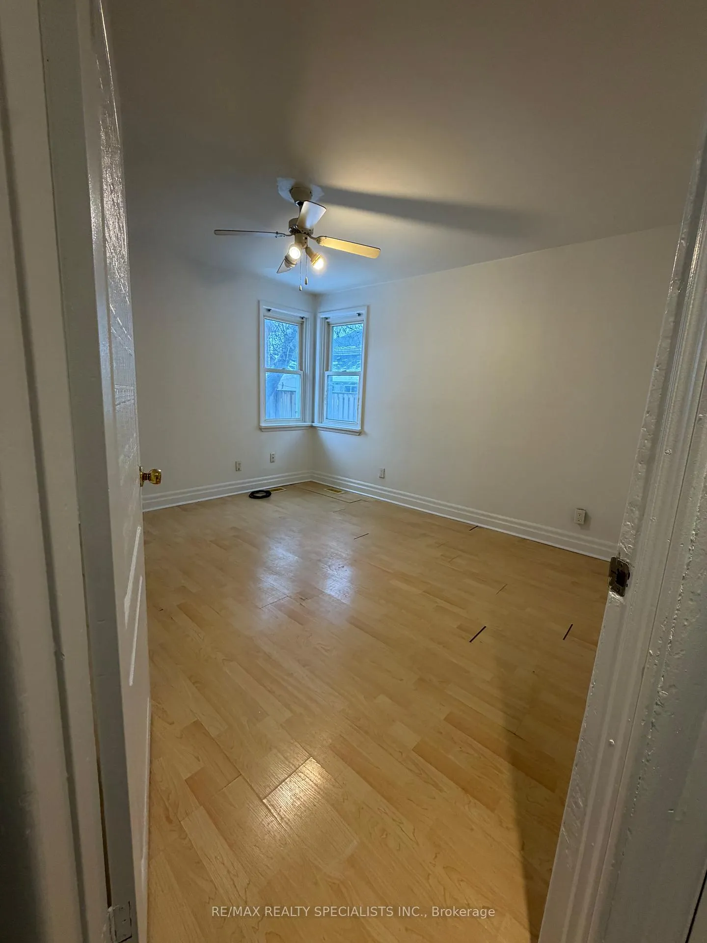 Photo 7 of Unit 1, 18 Mary Street, Brampton, Downtown Brampton — HOMEH