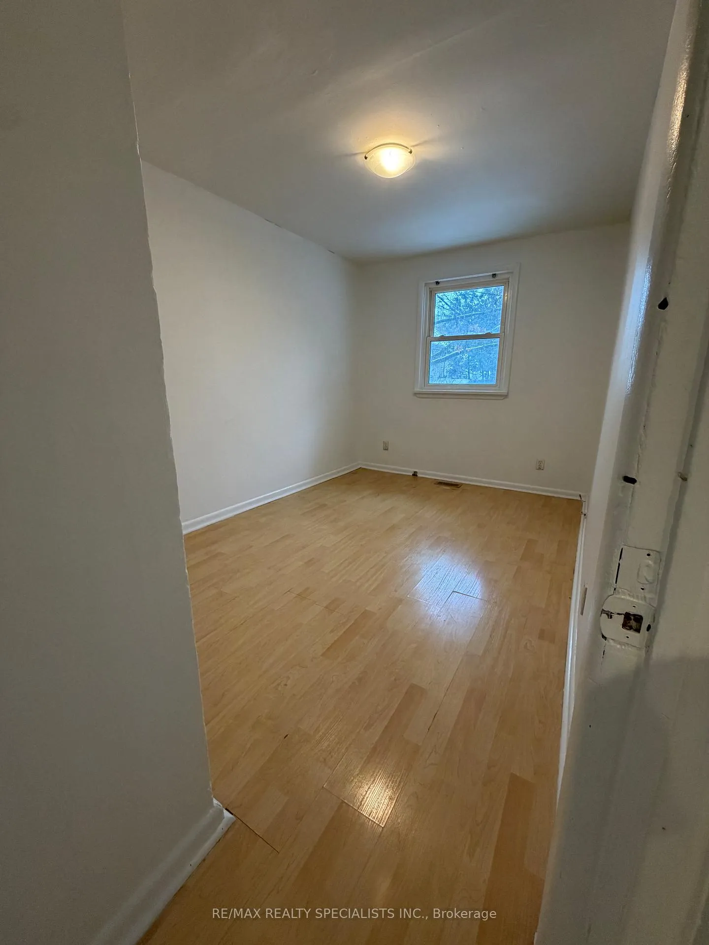 Photo 8 of Unit 1, 18 Mary Street, Brampton, Downtown Brampton — HOMEH