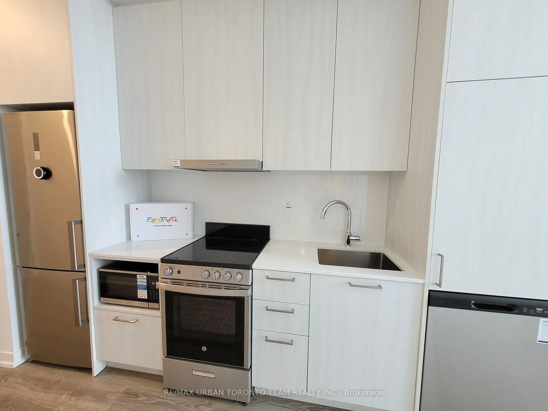 Photo 4 of Unit 602, 195 Commerce Street, Vaughan, Vaughan Corporate Centre — HOMEH