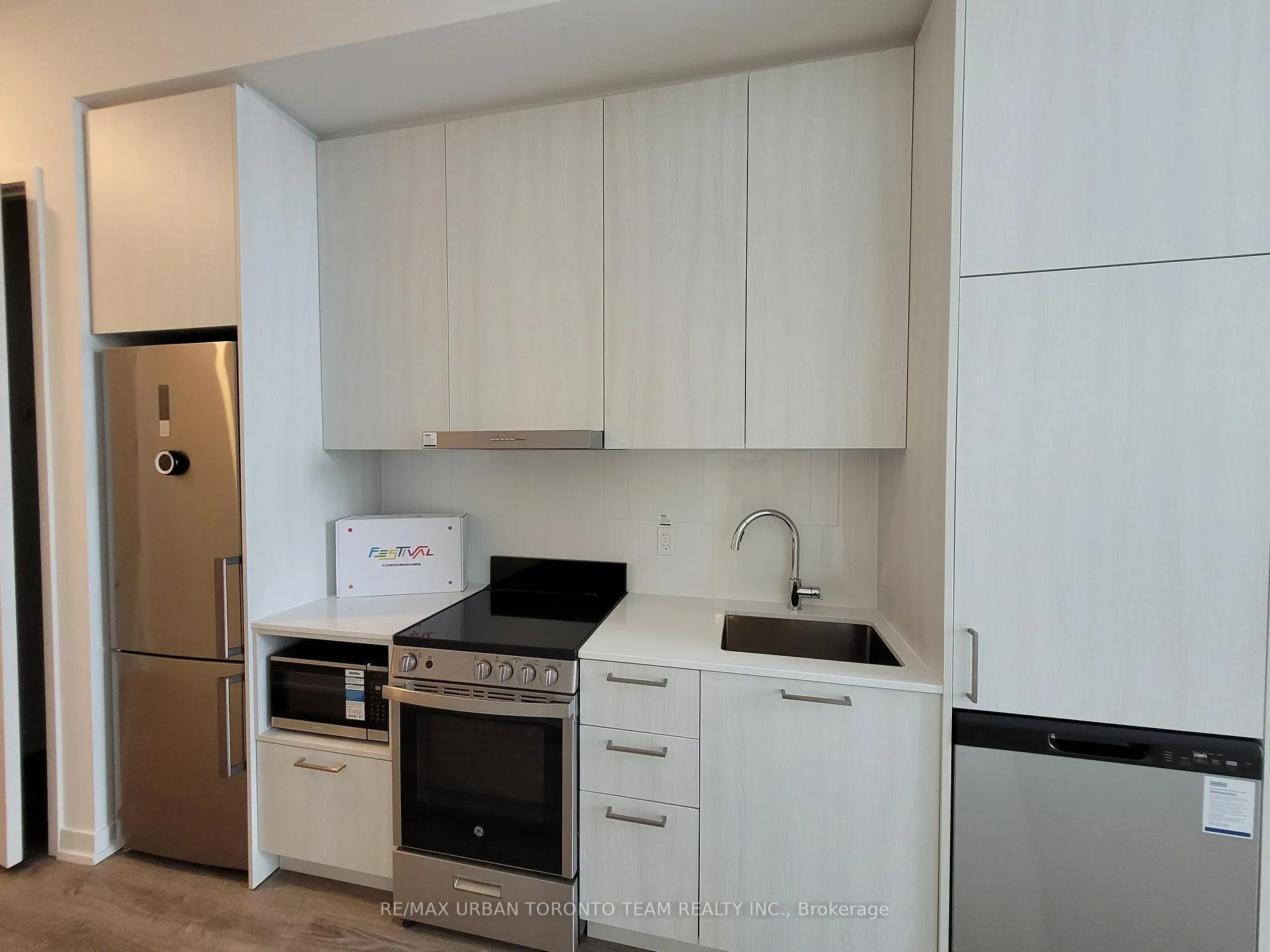 Photo 5 of Unit 602, 195 Commerce Street, Vaughan, Vaughan Corporate Centre — HOMEH