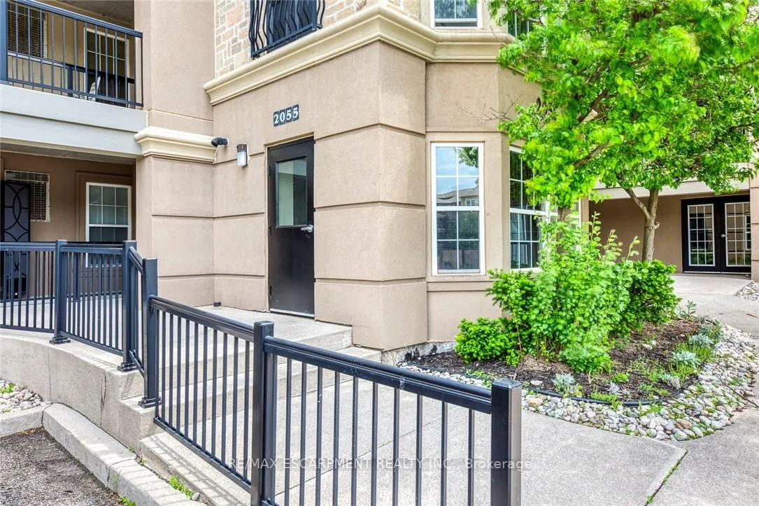 Photo 3 of Unit 403, 2055 Appleby Line, Burlington, Uptown — HOMEH