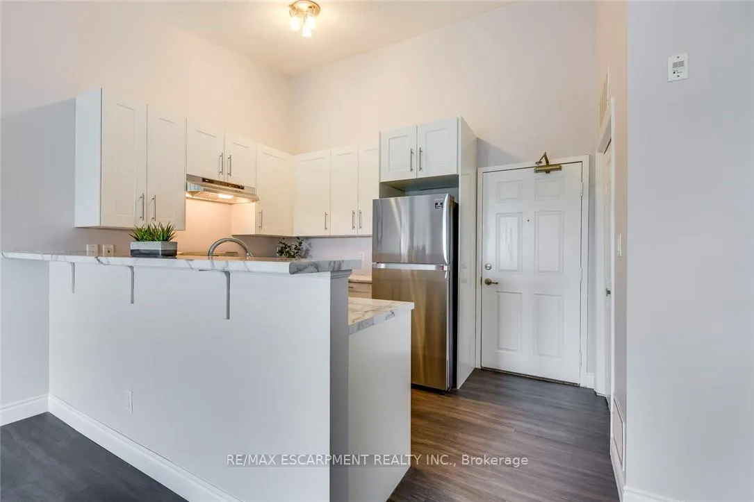 Photo 6 of Unit 403, 2055 Appleby Line, Burlington, Uptown — HOMEH