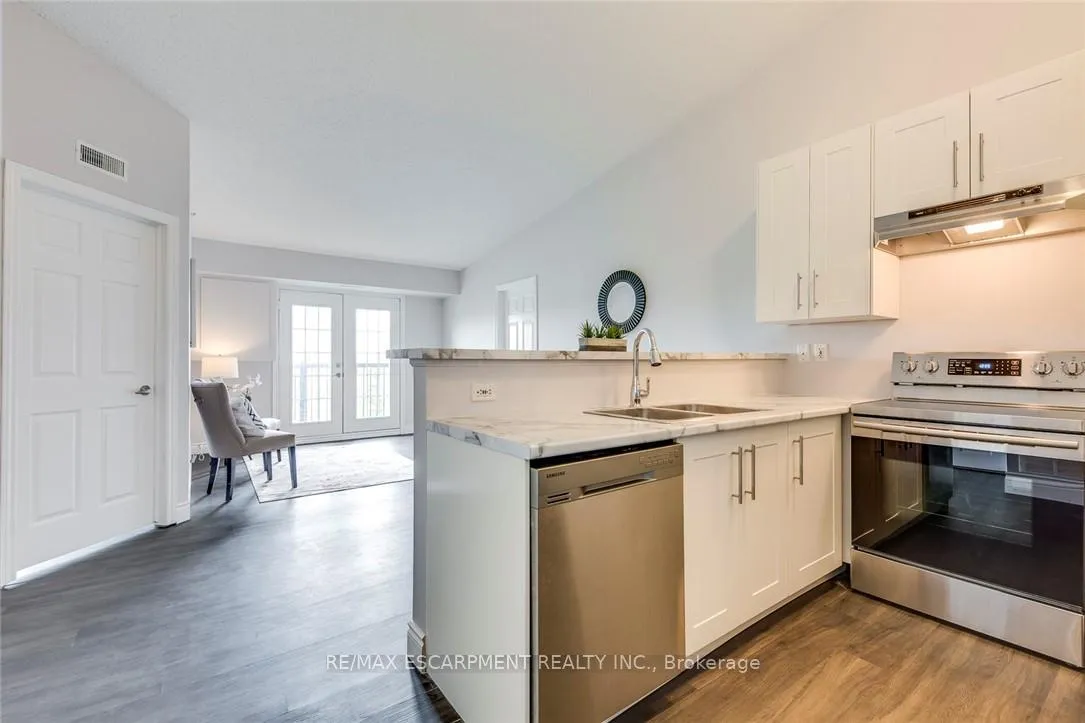 Photo 12 of Unit 403, 2055 Appleby Line, Burlington, Uptown — HOMEH