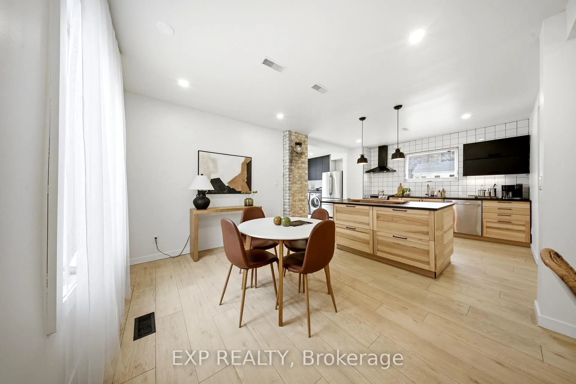 Photo 10 of 200 Madison Avenue S, Kitchener, Cedar Hill — HOMEH