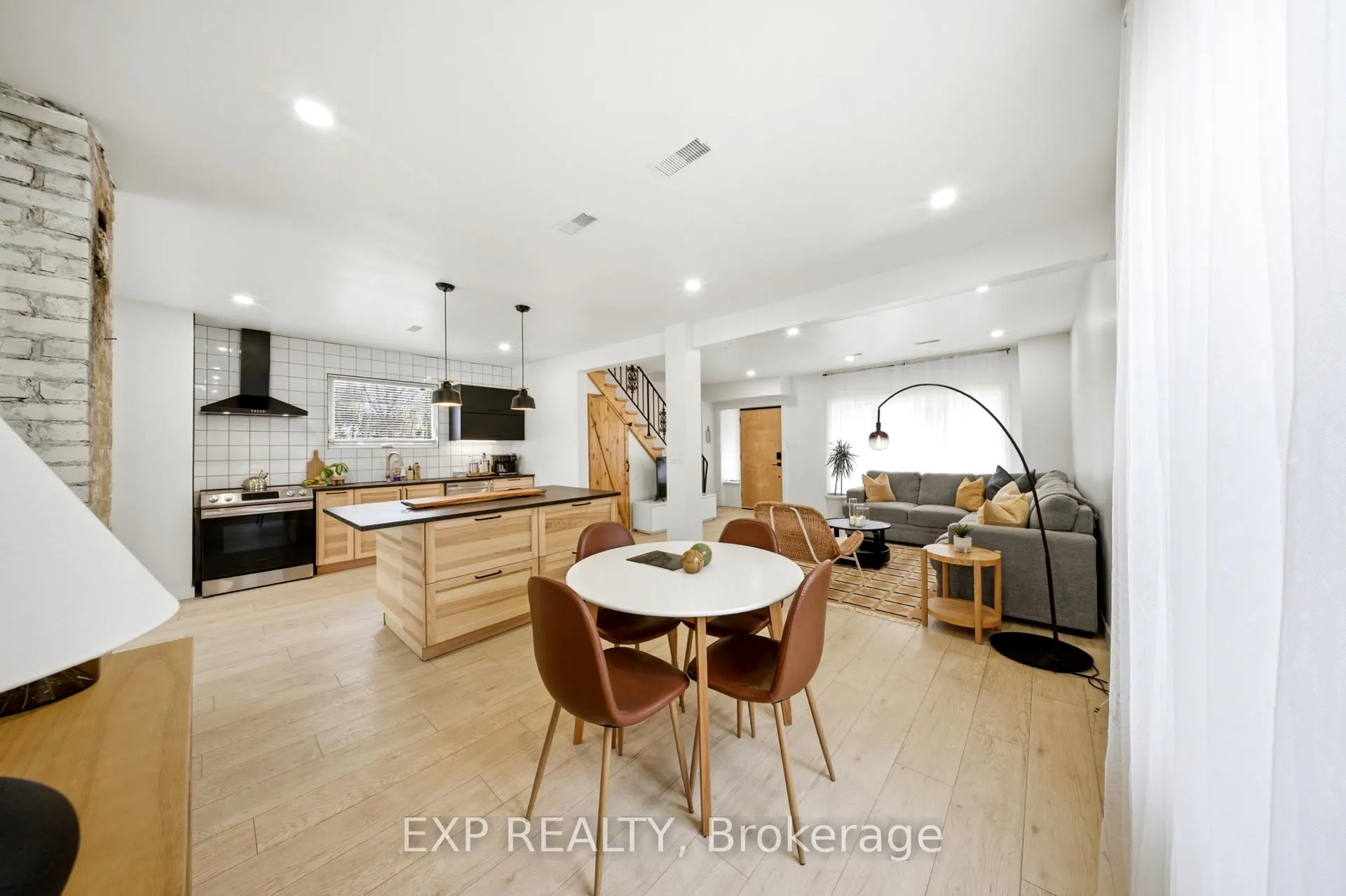Photo 11 of 200 Madison Avenue S, Kitchener, Cedar Hill — HOMEH