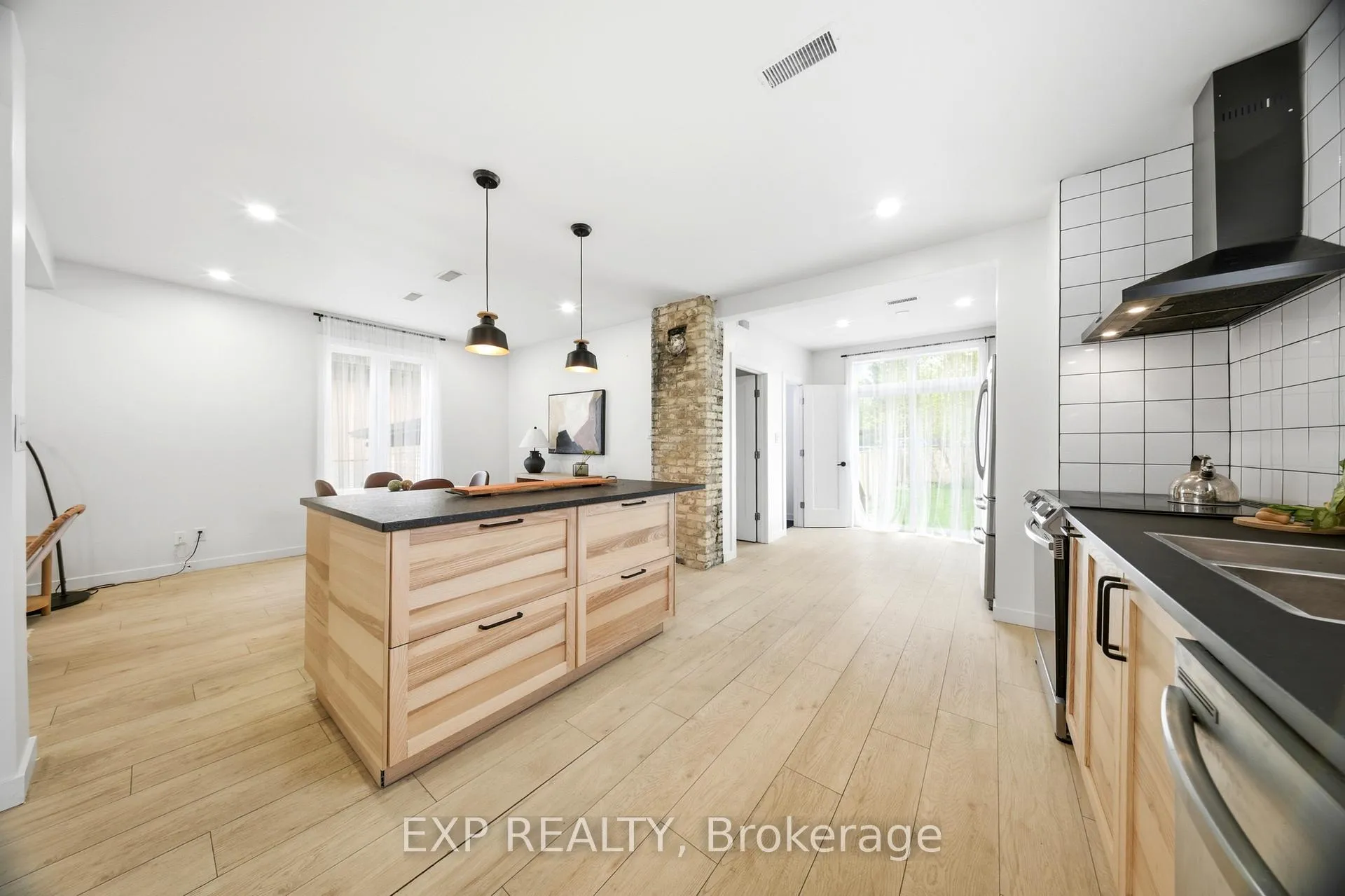 Photo 13 of 200 Madison Avenue S, Kitchener, Cedar Hill — HOMEH
