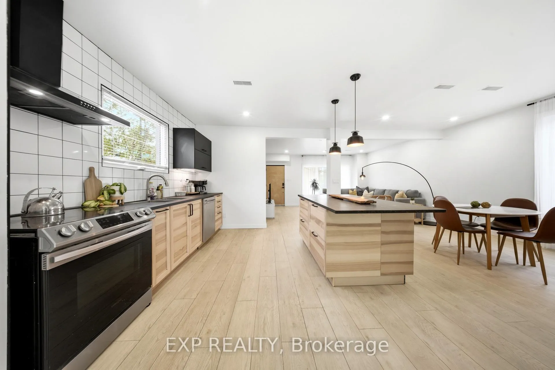 Photo 14 of 200 Madison Avenue S, Kitchener, Cedar Hill — HOMEH