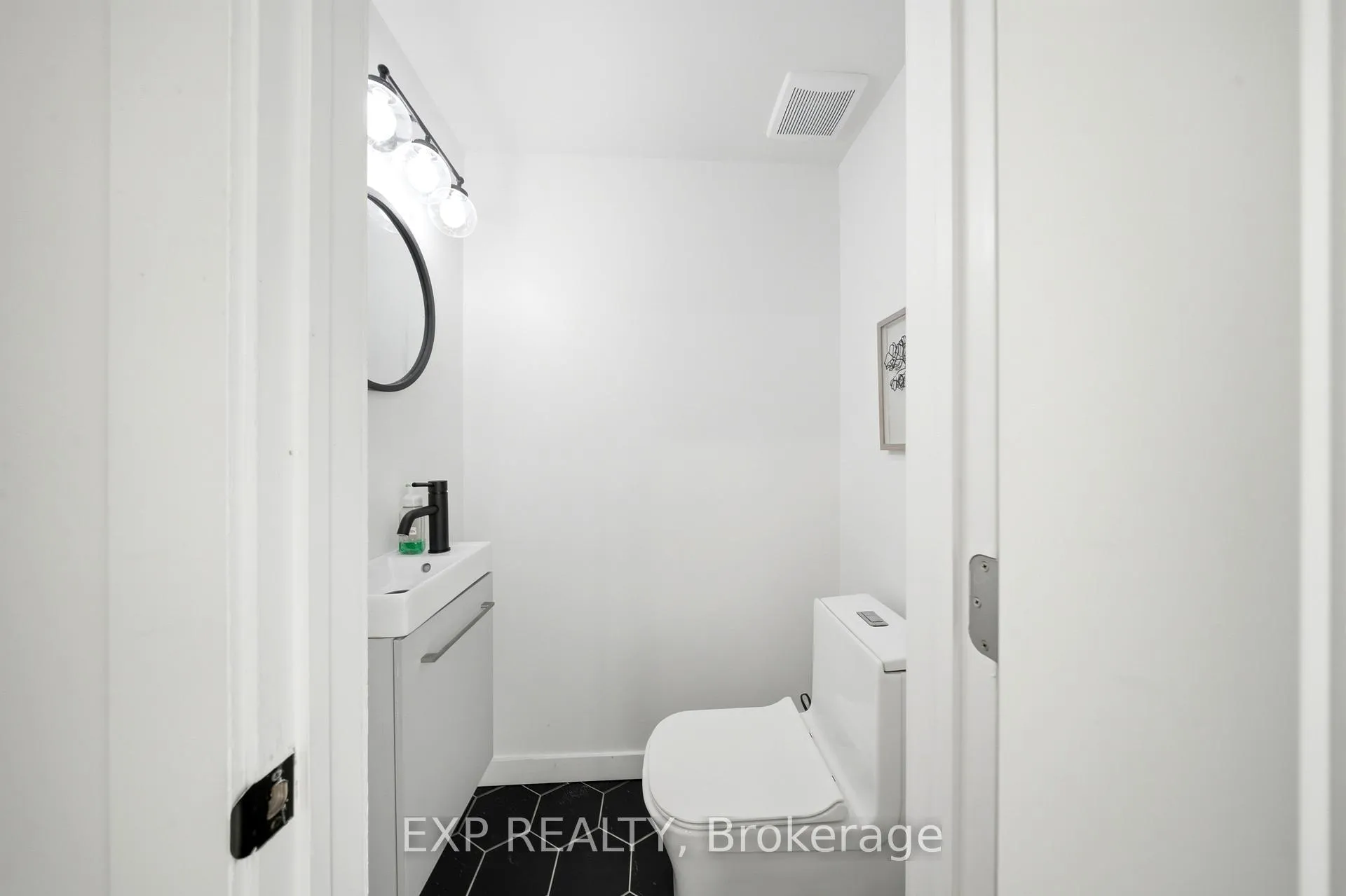 Photo 16 of 200 Madison Avenue S, Kitchener, Cedar Hill — HOMEH