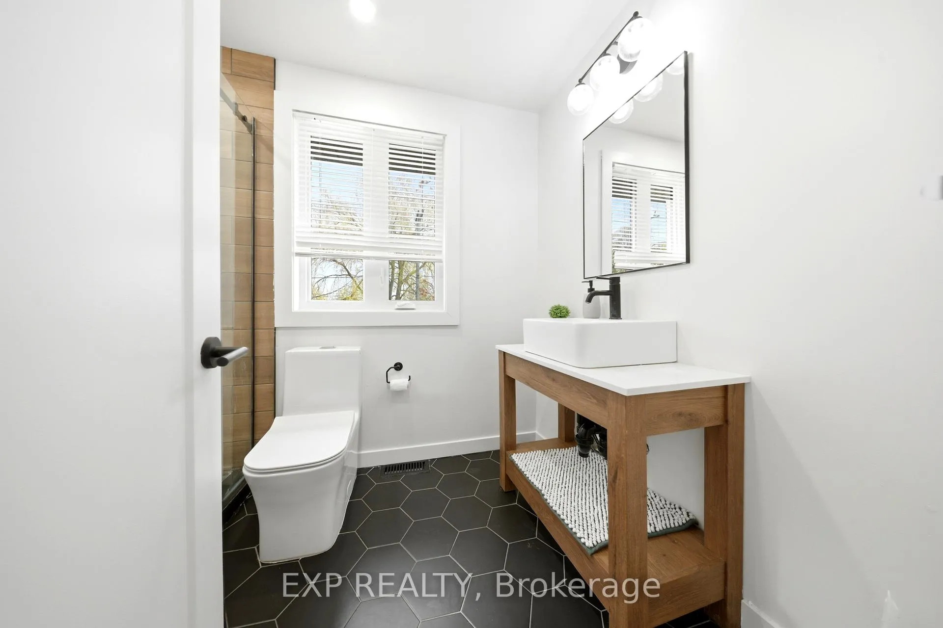 Photo 29 of 200 Madison Avenue S, Kitchener, Cedar Hill — HOMEH