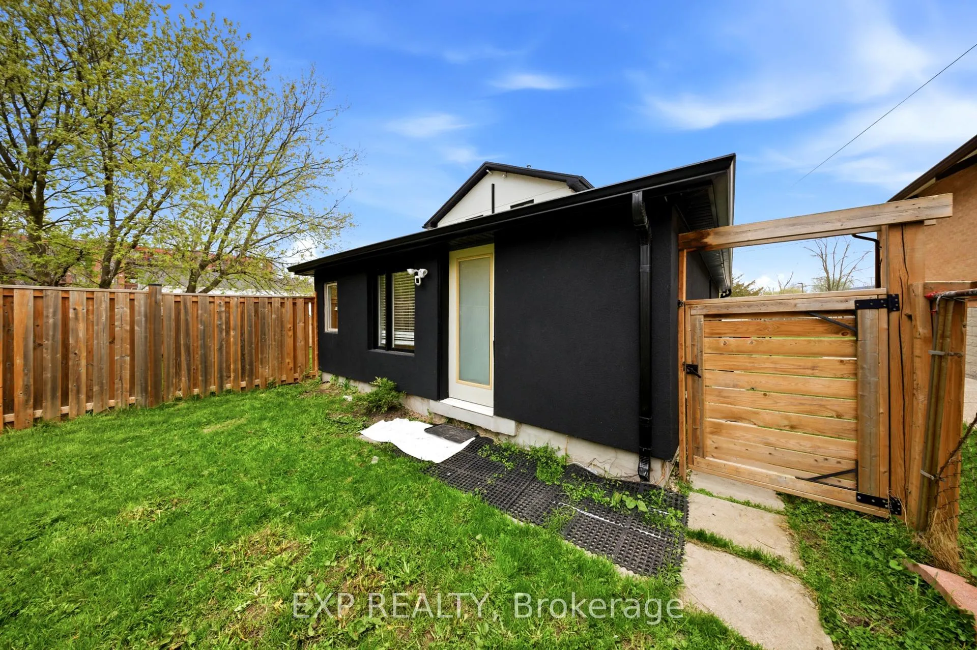Photo 32 of 200 Madison Avenue S, Kitchener, Cedar Hill — HOMEH