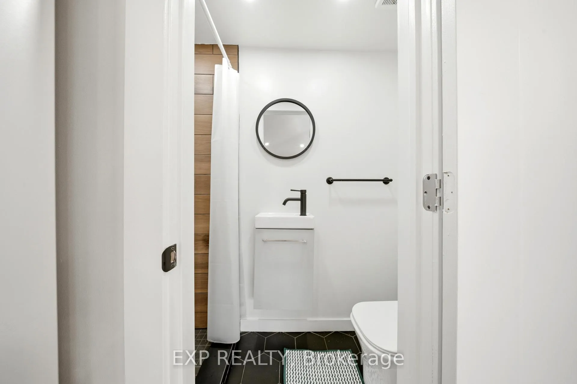 Photo 37 of 200 Madison Avenue S, Kitchener, Cedar Hill — HOMEH