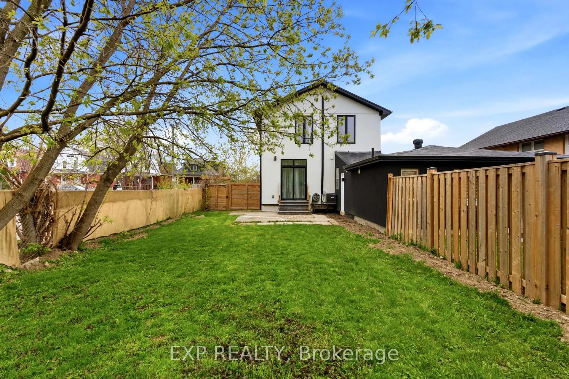 Photo 38 of 200 Madison Avenue S, Kitchener, Cedar Hill — HOMEH