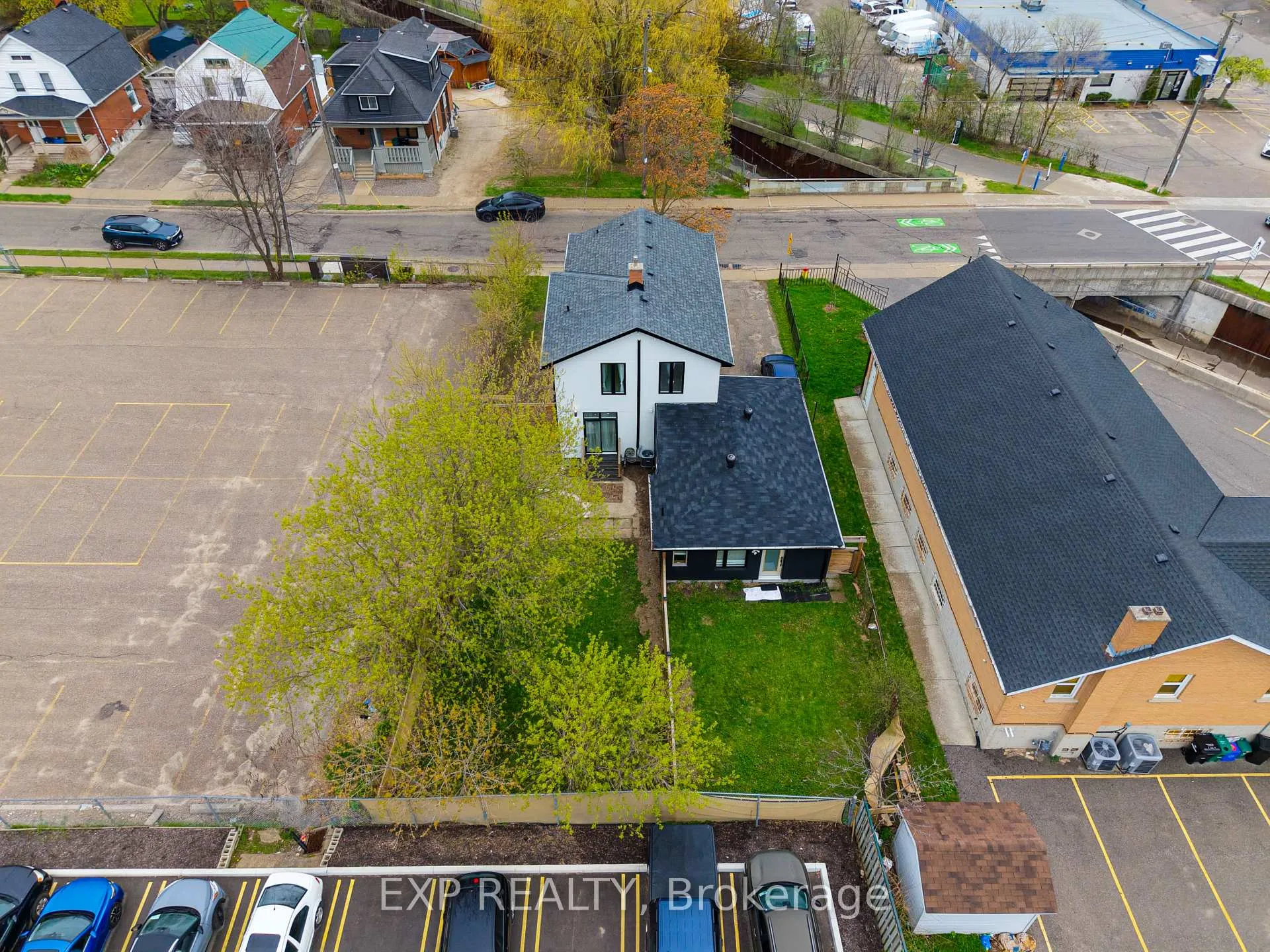 Photo 43 of 200 Madison Avenue S, Kitchener, Cedar Hill — HOMEH