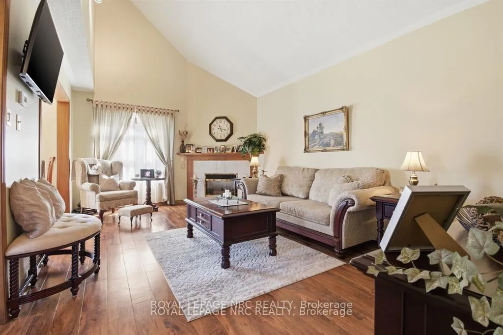 Photo 9 of 4393 Tamarac Avenue, Lincoln, Beamsville — HOMEH