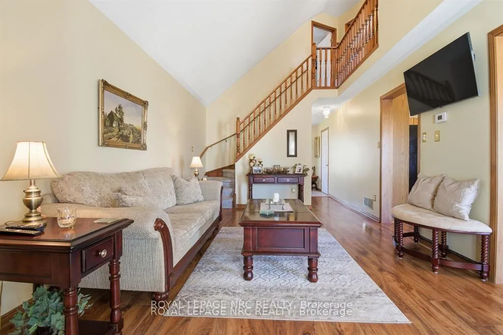 Photo 12 of 4393 Tamarac Avenue, Lincoln, Beamsville — HOMEH