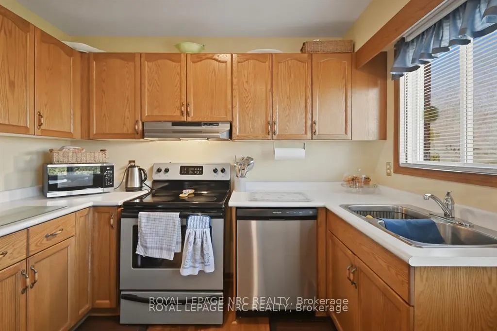 Photo 16 of 4393 Tamarac Avenue, Lincoln, Beamsville — HOMEH