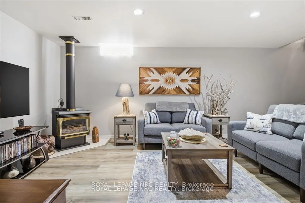 Photo 26 of 4393 Tamarac Avenue, Lincoln, Beamsville — HOMEH