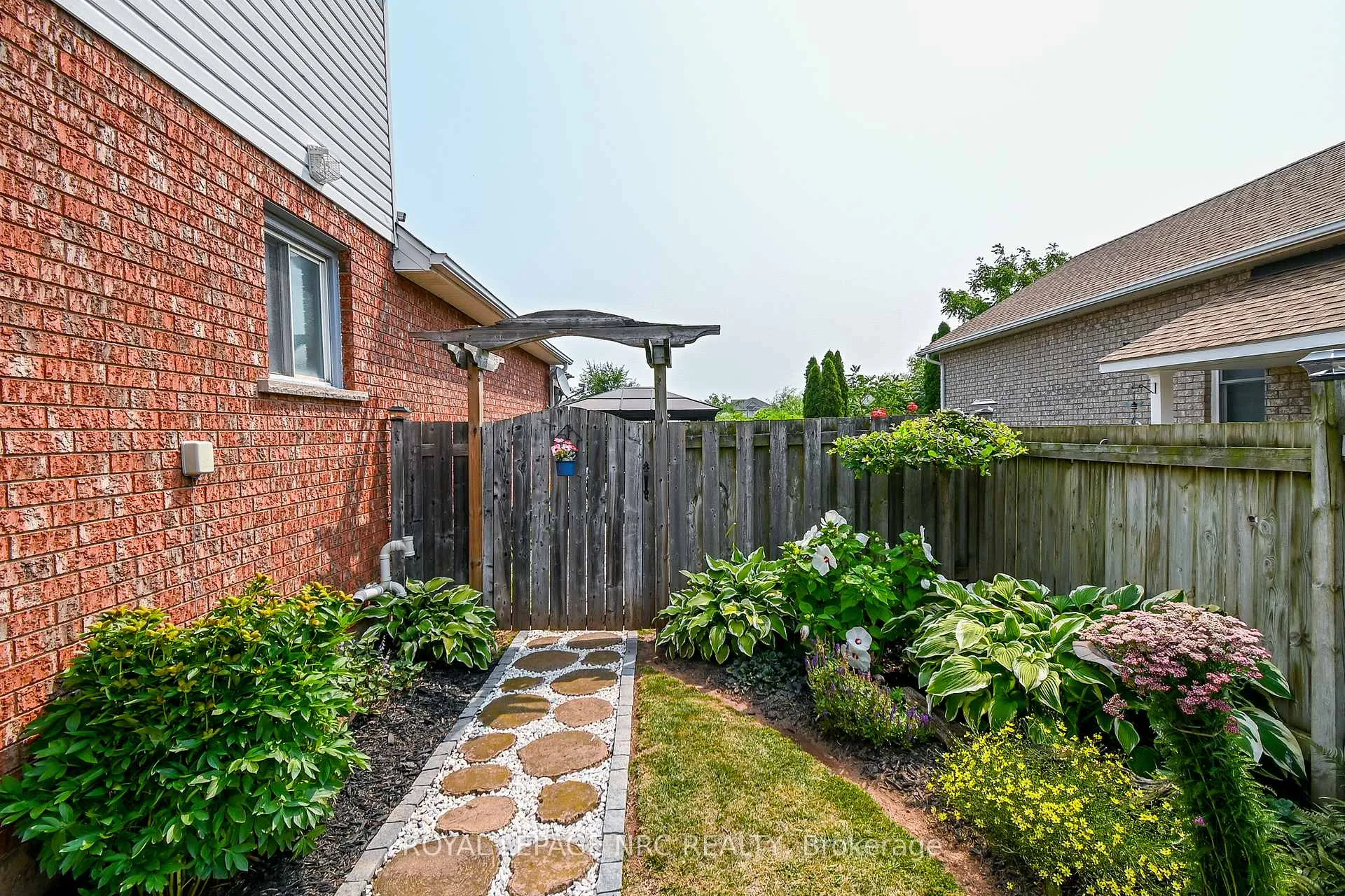 Photo 49 of 4393 Tamarac Avenue, Lincoln, Beamsville — HOMEH