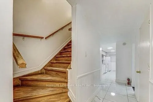 Photo 7 of 31 Corbett Drive, Barrie, Grove East — HOMEH