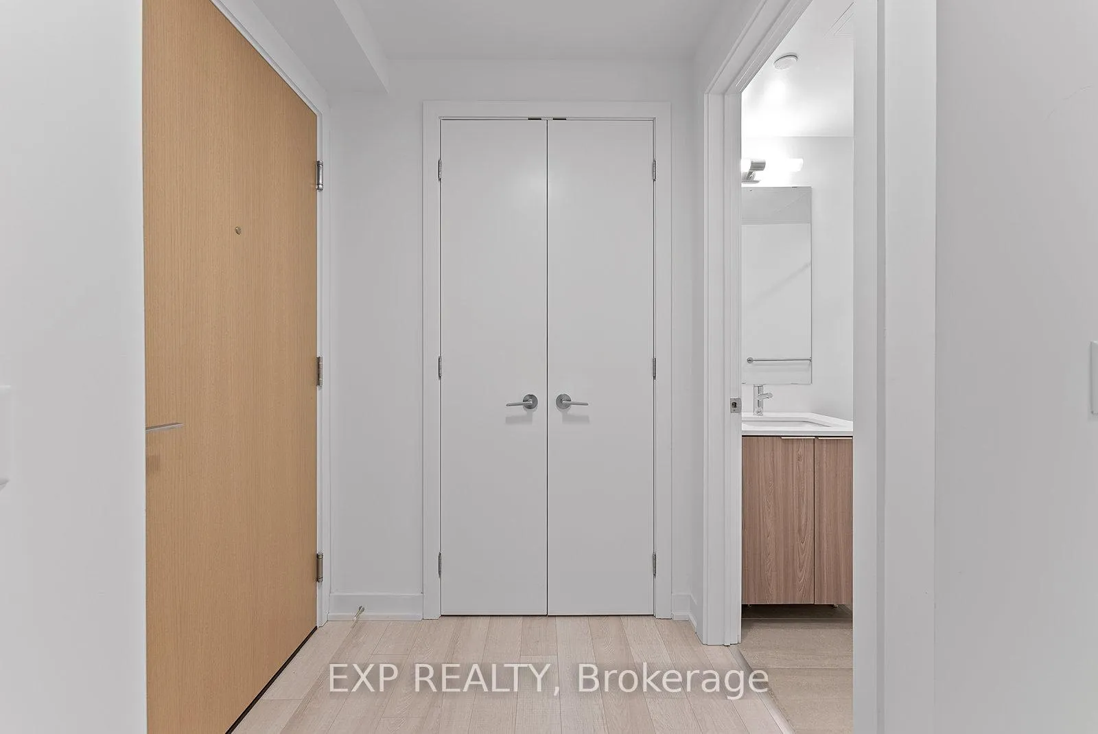 Photo 4 of Unit 706, 357 King Street W, Toronto, Waterfront Communities — HOMEH