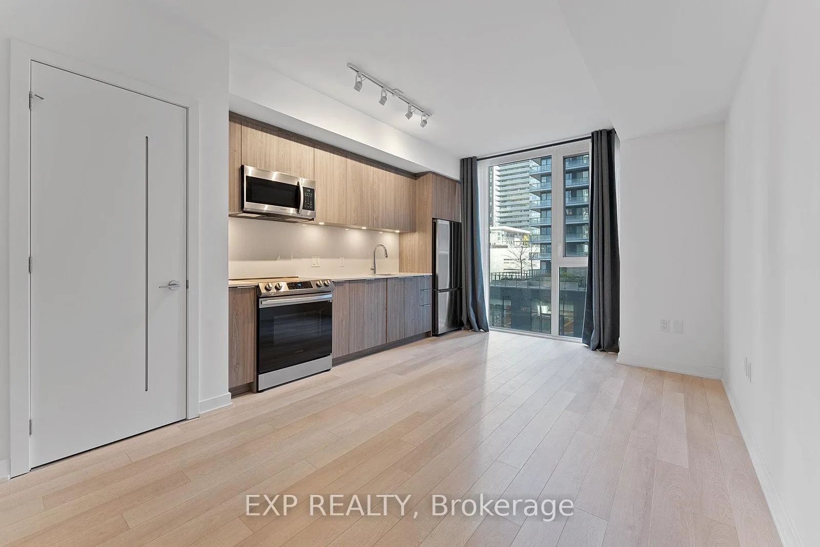 Photo 5 of Unit 706, 357 King Street W, Toronto, Waterfront Communities — HOMEH