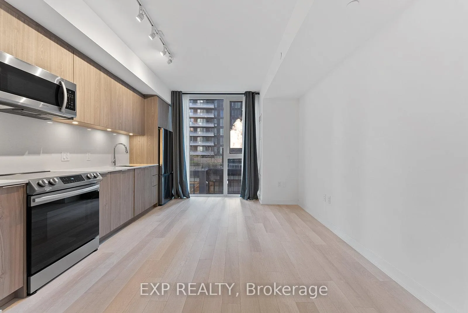 Photo 6 of Unit 706, 357 King Street W, Toronto, Waterfront Communities — HOMEH