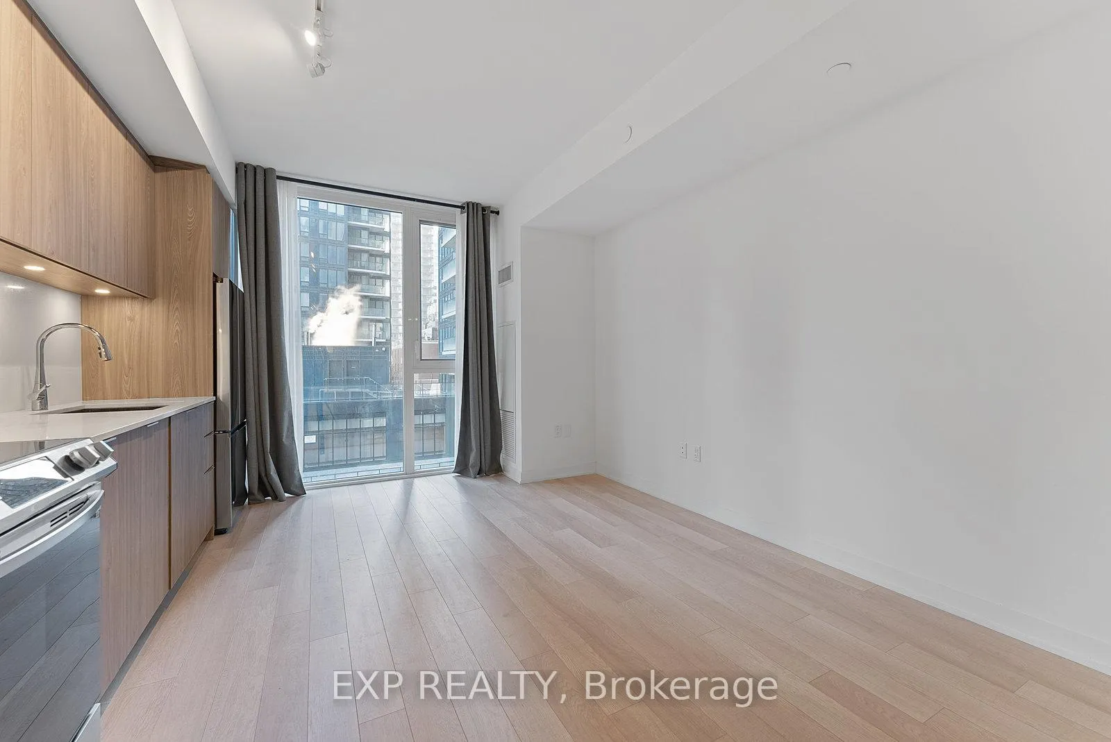 Photo 7 of Unit 706, 357 King Street W, Toronto, Waterfront Communities — HOMEH