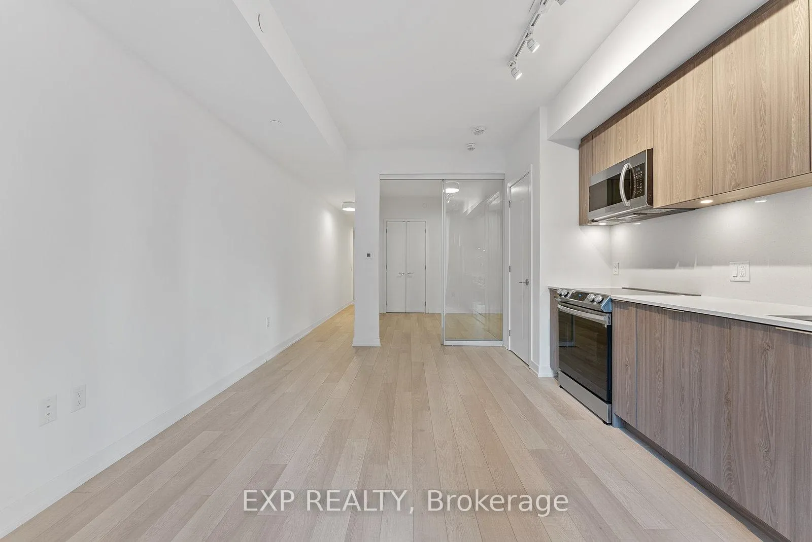Photo 9 of Unit 706, 357 King Street W, Toronto, Waterfront Communities — HOMEH