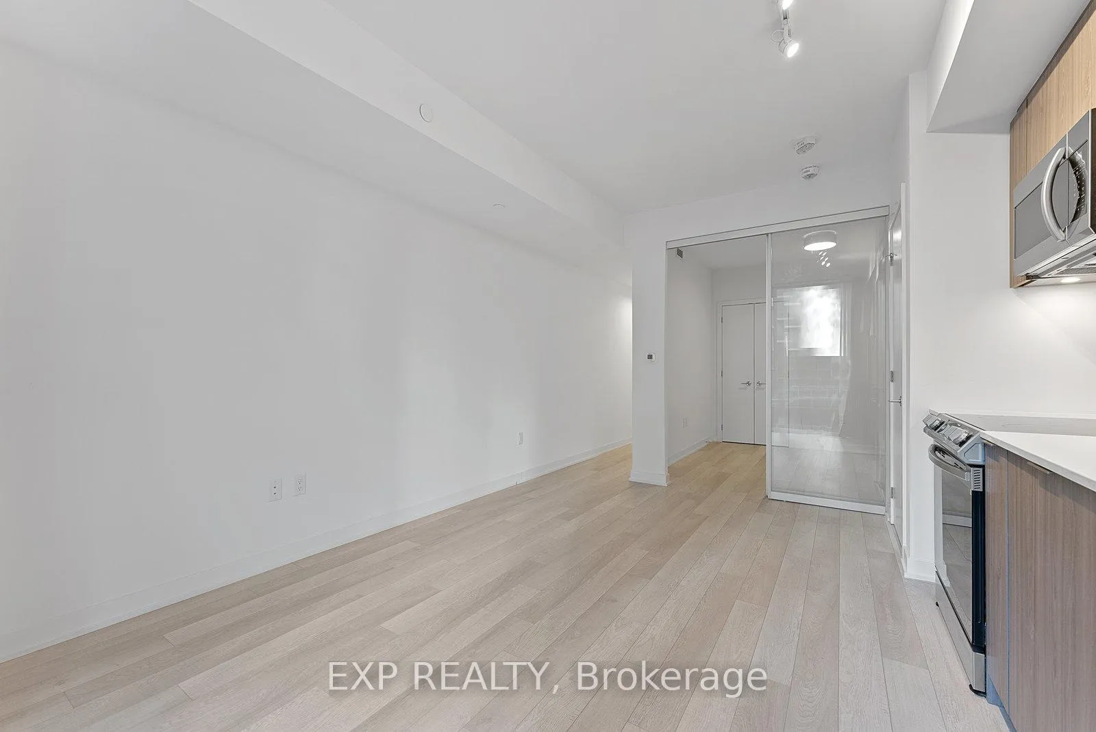 Photo 10 of Unit 706, 357 King Street W, Toronto, Waterfront Communities — HOMEH