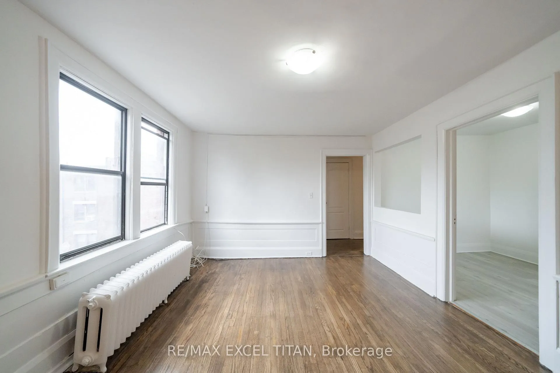 Photo 2 of Unit 46, 4 Kingston Road, Toronto, Woodbine Corridor — HOMEH