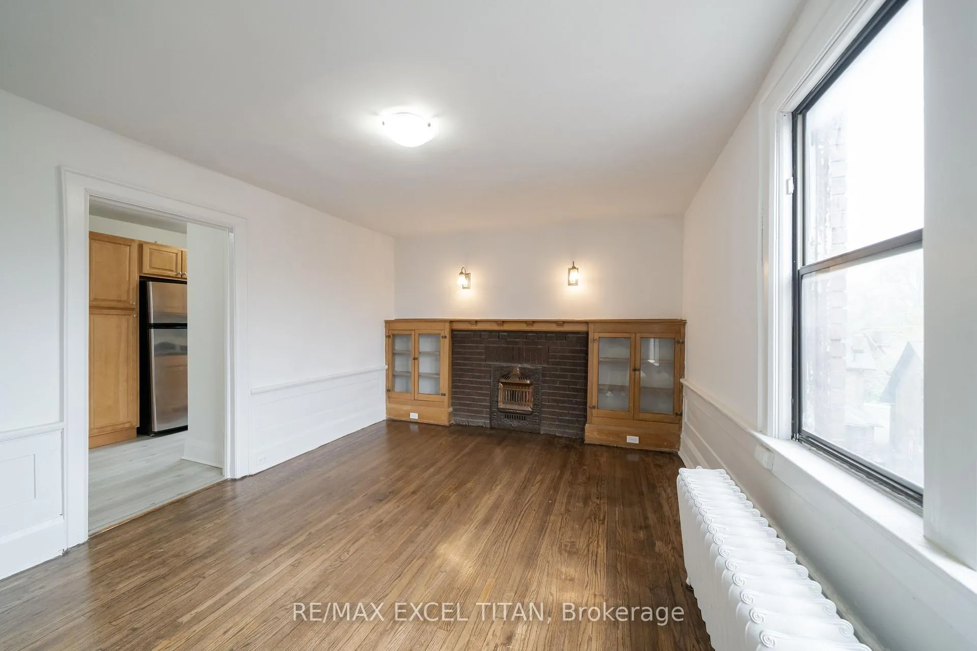 Photo 3 of Unit 46, 4 Kingston Road, Toronto, Woodbine Corridor — HOMEH