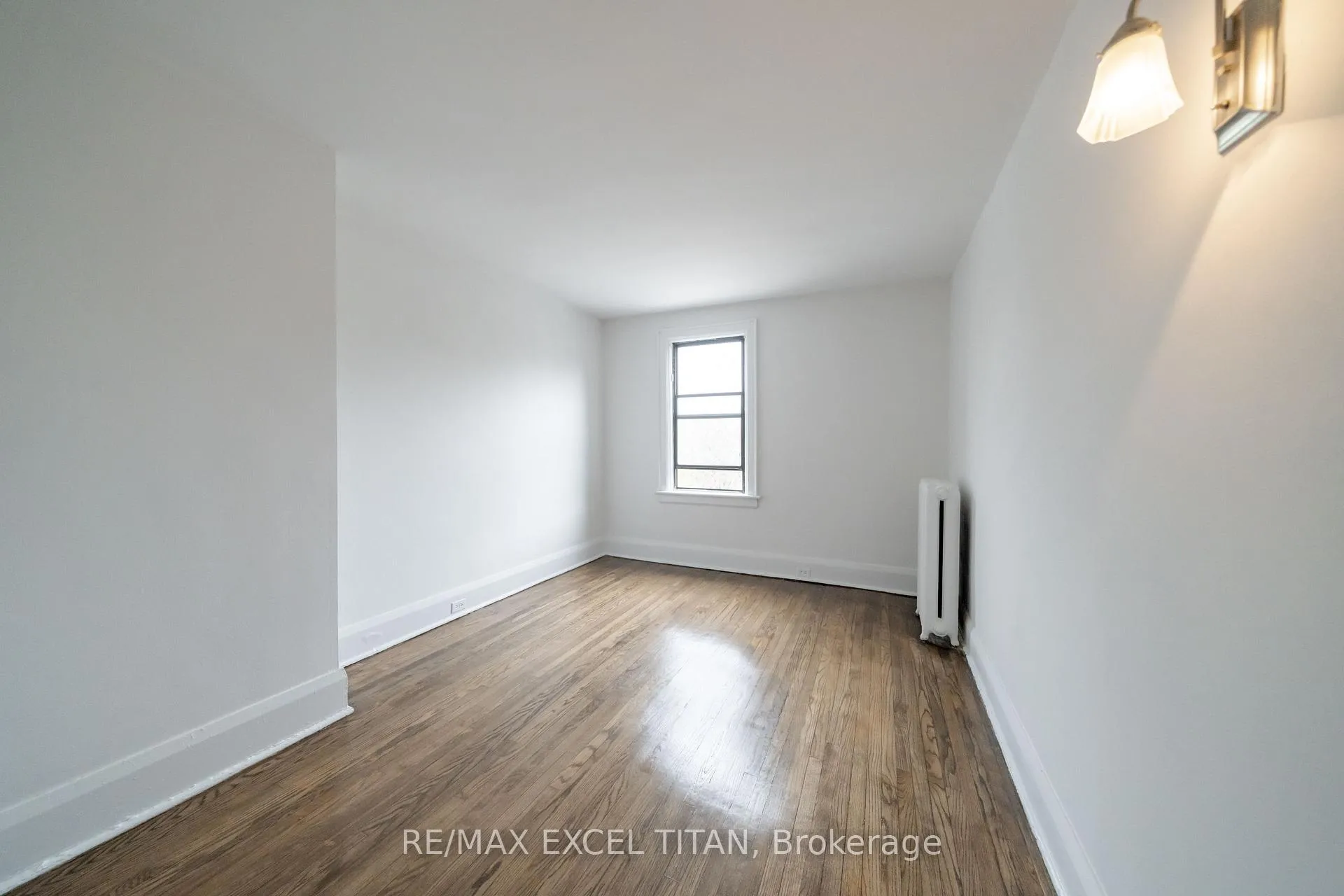 Photo 4 of Unit 46, 4 Kingston Road, Toronto, Woodbine Corridor — HOMEH