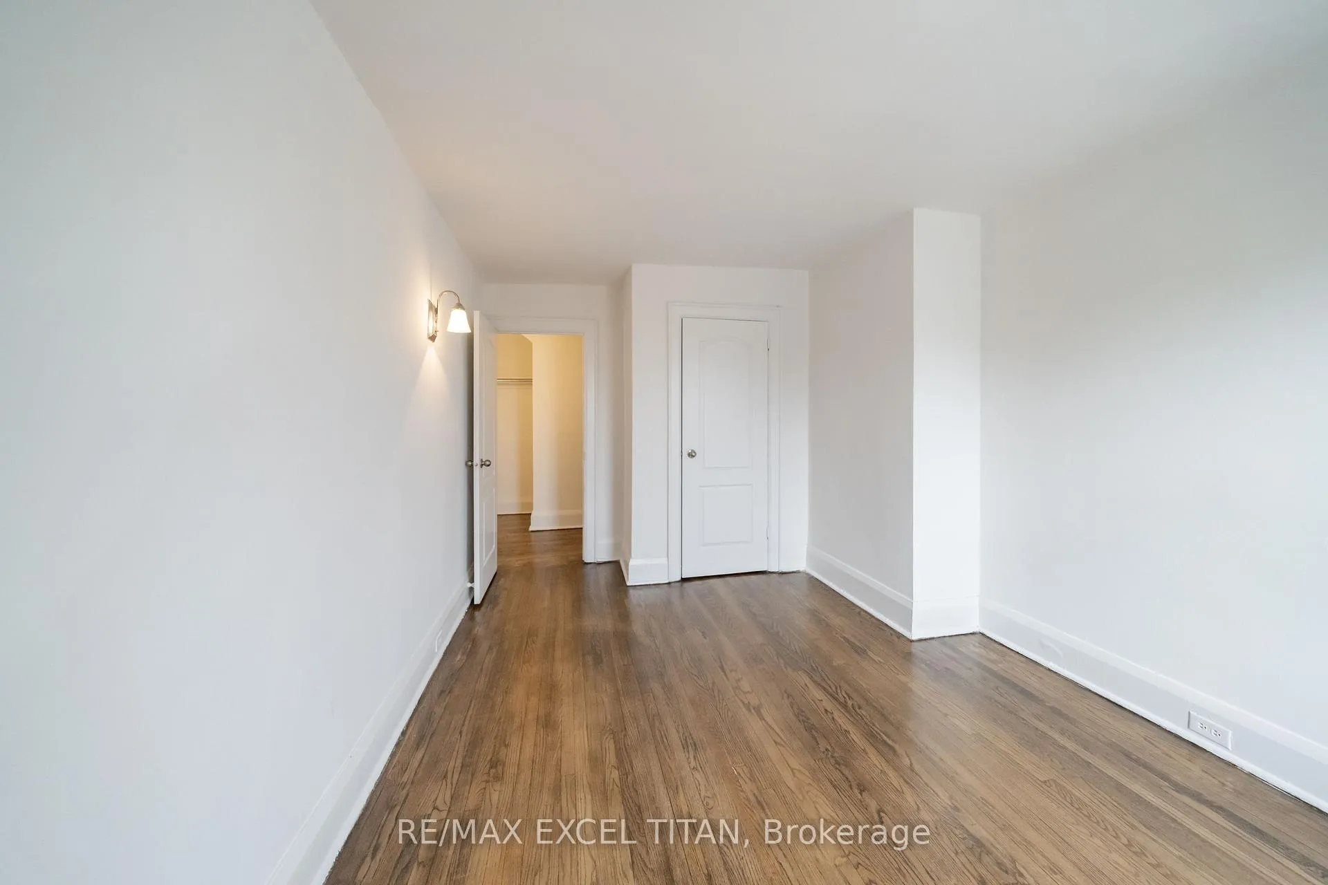 Photo 5 of Unit 46, 4 Kingston Road, Toronto, Woodbine Corridor — HOMEH