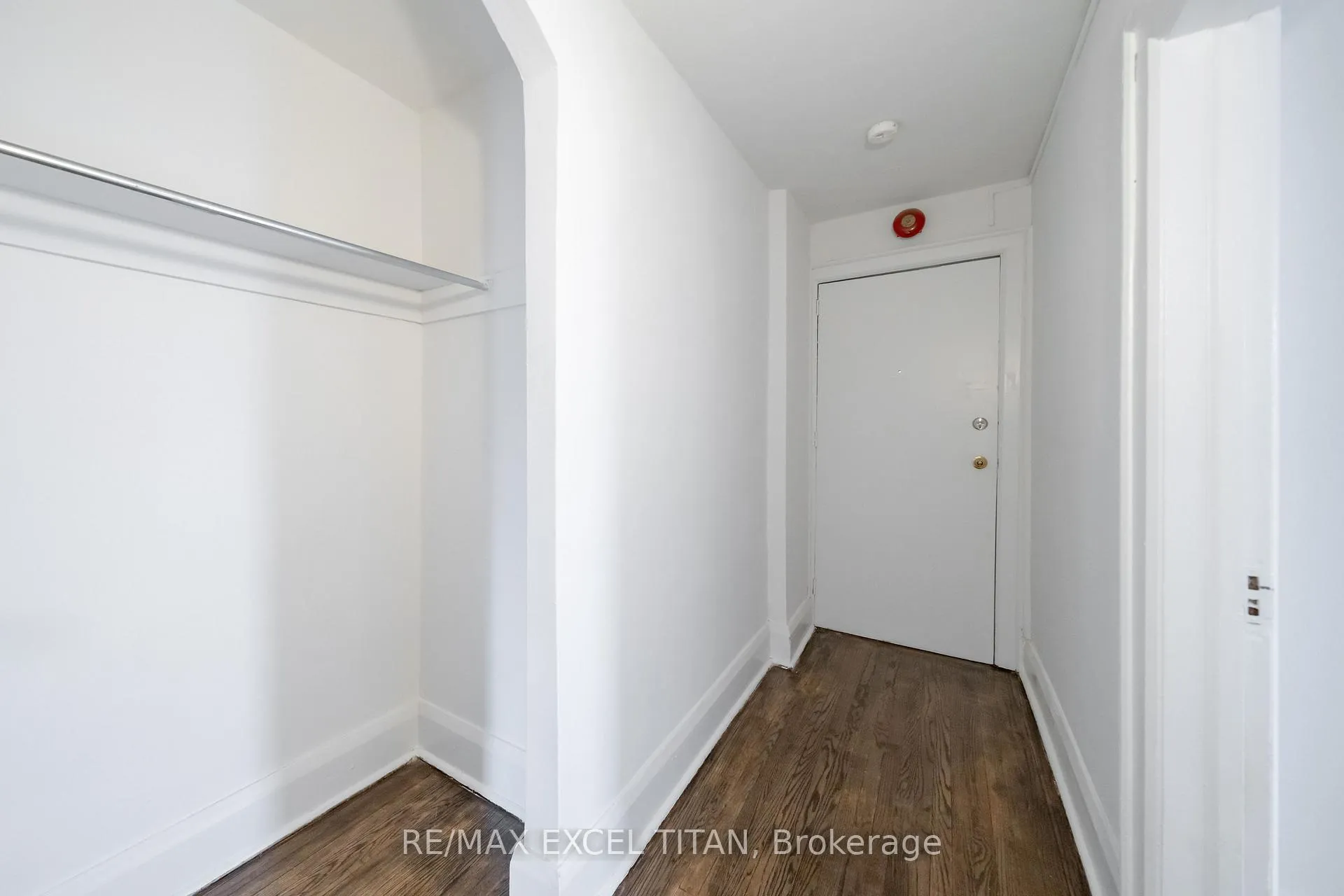 Photo 10 of Unit 46, 4 Kingston Road, Toronto, Woodbine Corridor — HOMEH