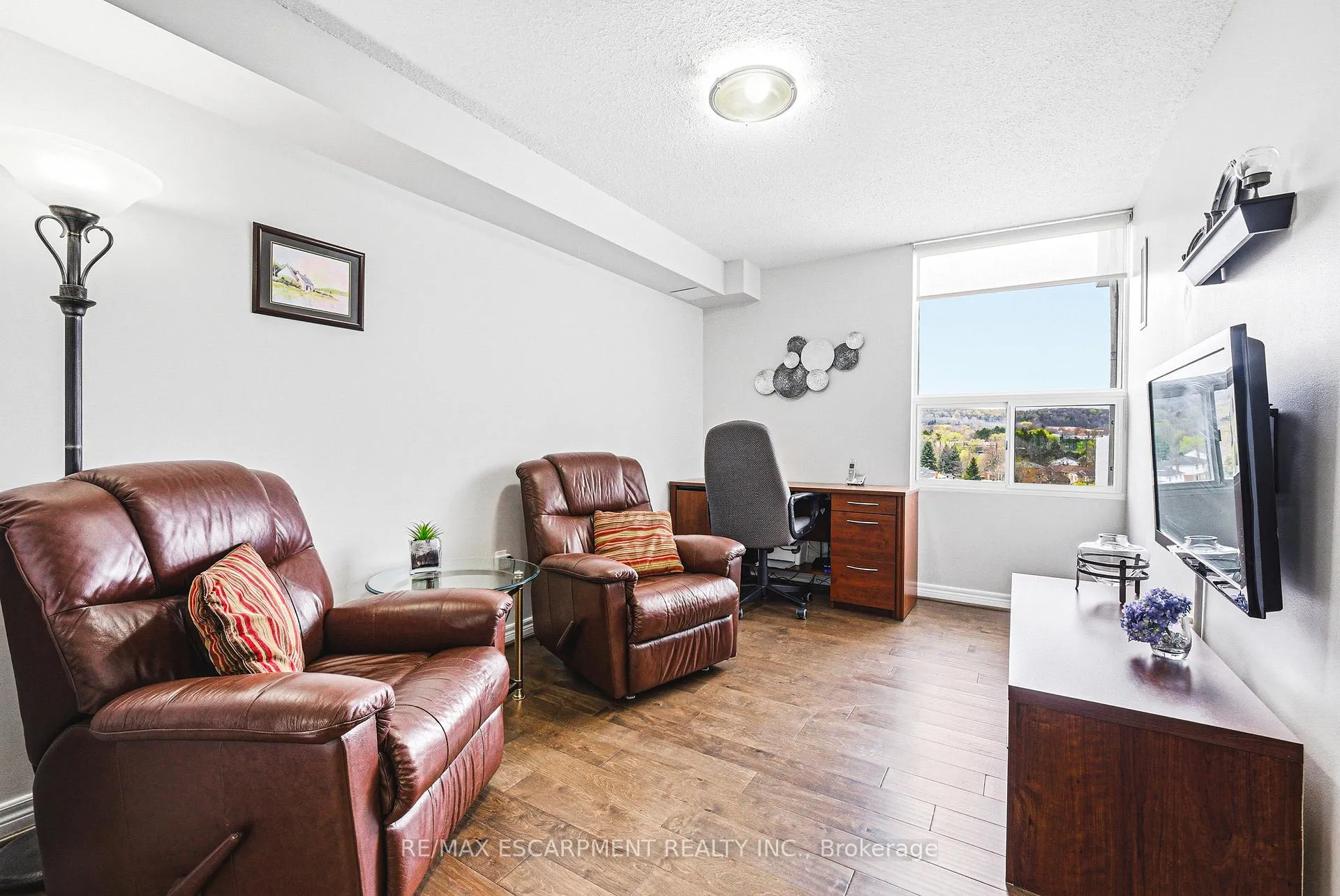 Photo 3 of Unit 901, 2055 Upper Middle Road, Burlington, Brant Hills — HOMEH